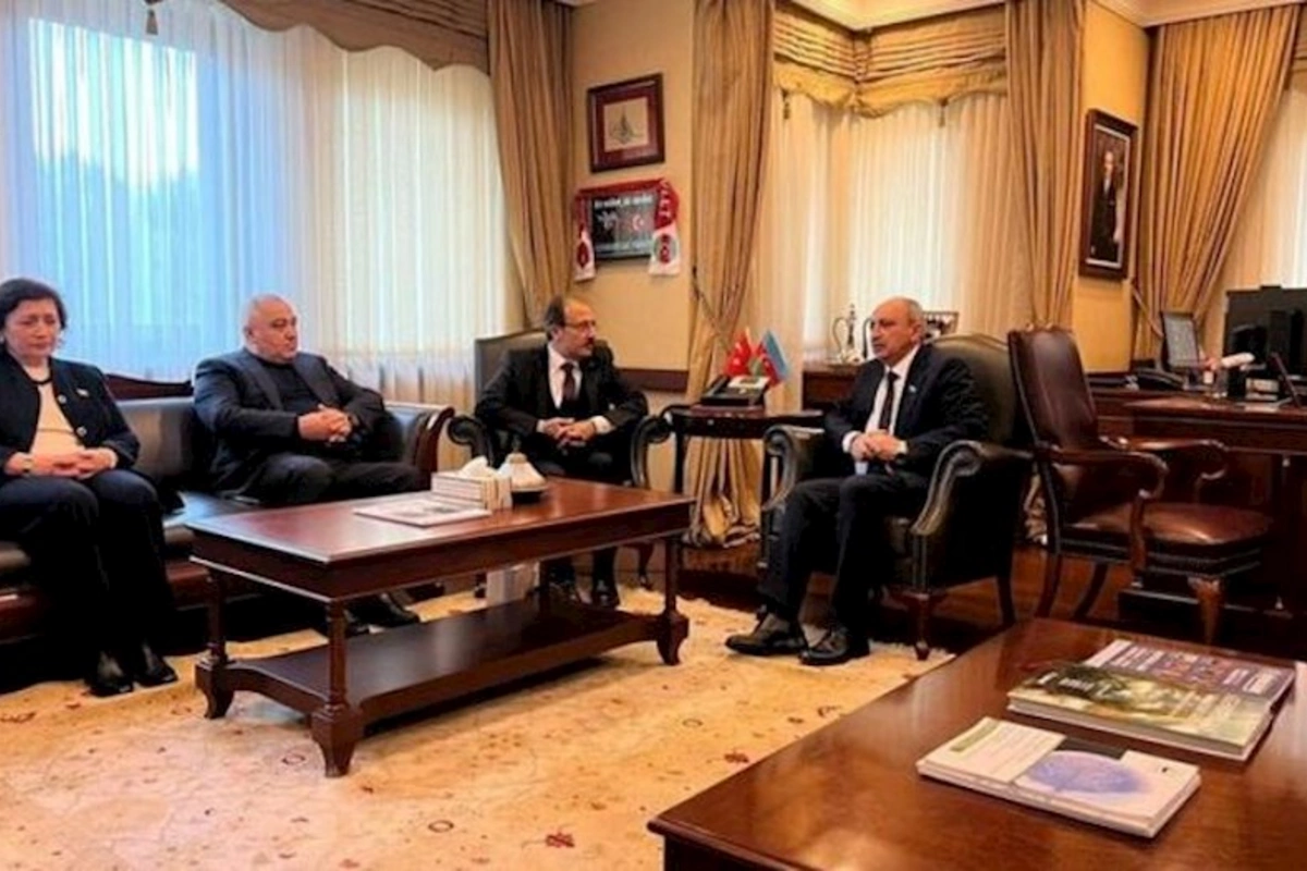 Qərbi Azərbaycan İcmasının rəhbərliyi Türkiyənin Azərbaycandakı səfirliyini ziyarət edib — FOTO