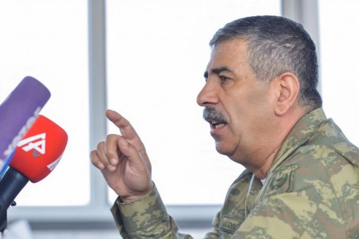 Müdafi naziri ehtimal olunan təhdidlərə qarşı qabaqlayıcı tədbirlər görülməsi barədə tapşırıqlar verib