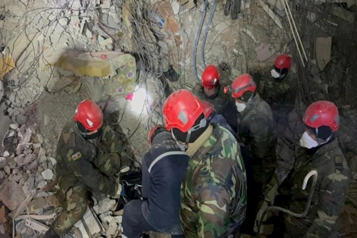 FHN-in xilasediciləri tərəfindən 51 nəfər dağıntılar altından sağ çıxarılıb — FOTO
