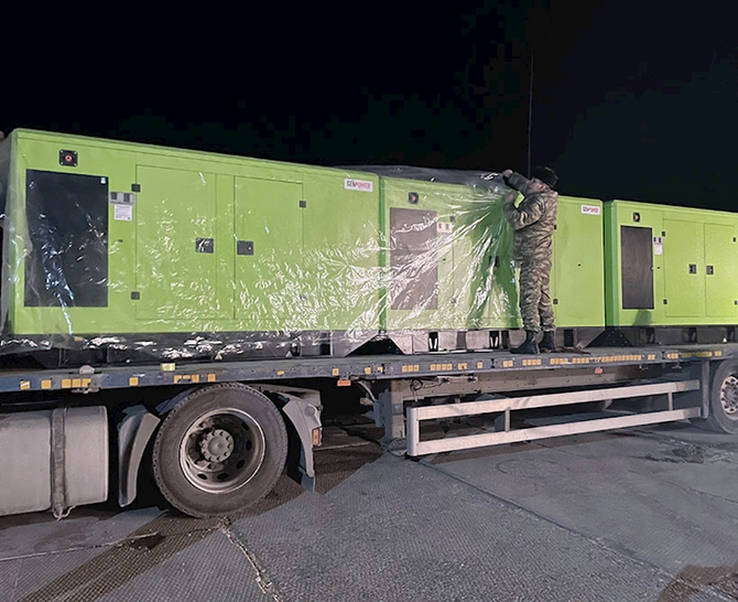 Prezidentin göstərişi ilə Türkiyəyə stasionar generatorlar göndərilib — FOTO Prezidentin göstərişi ilə Türkiyəyə stasionar generatorlar göndərilib — FOTO
