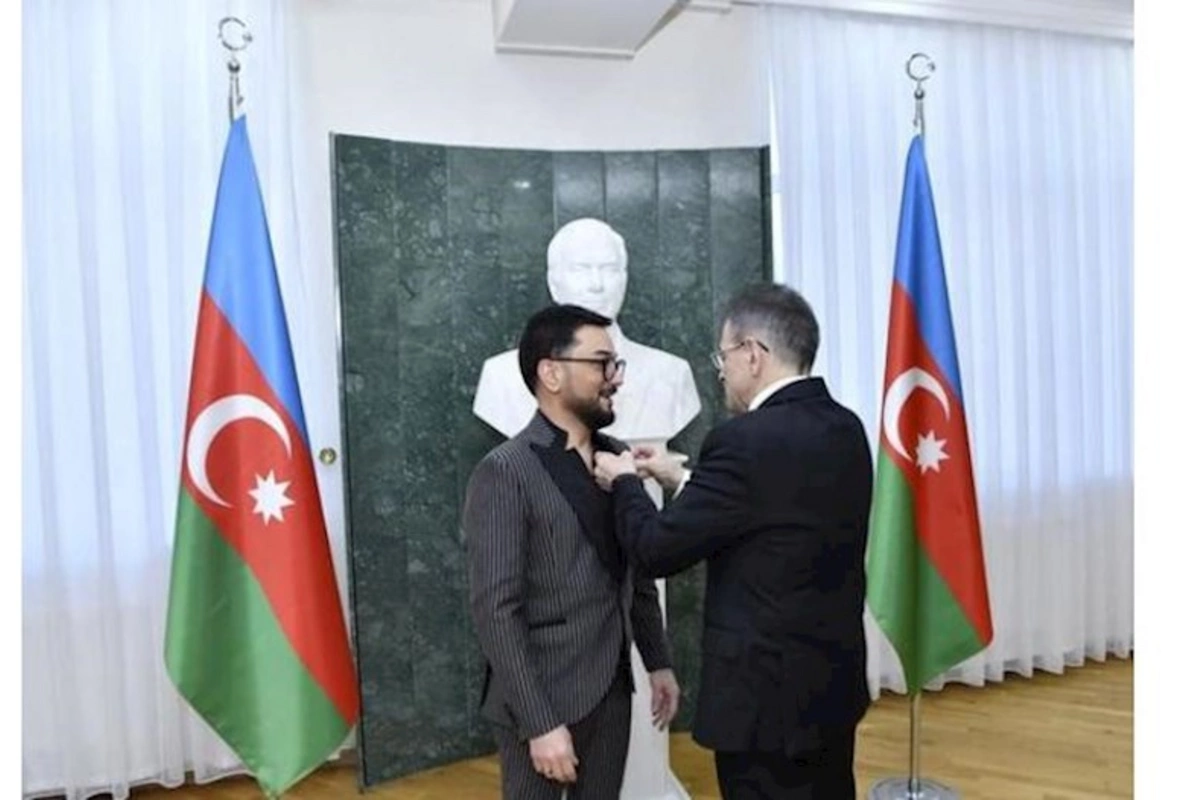 Mədət Quliyev 14 fevralda Faiq Ağayevi təltif etdi — FOTO