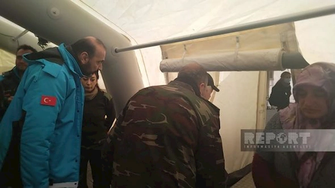 Türkiyə səhiyyə nazirinin müavini FHN-in mobil səhra hospitalında olub — FOTO