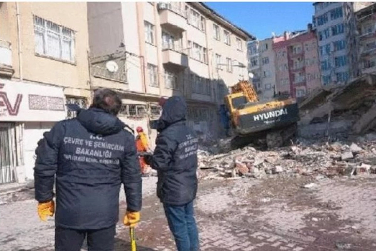 Türkiyə zəlzələdən sonra: “33 min 143 bina təcili sökülməlidir”