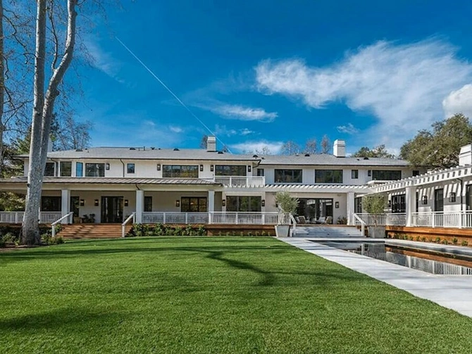 Məşhur cütlüyün 34,5 milyonluq yeni evi — FOTO