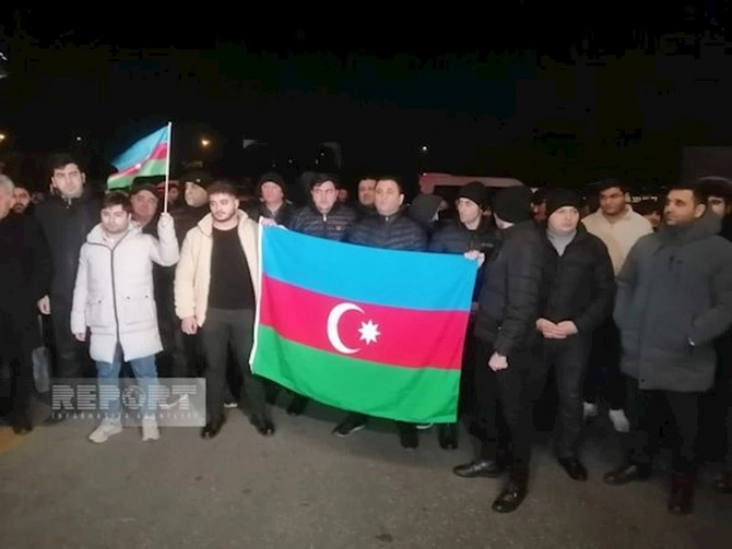 Zəlzələdə həlak olan azərbaycanlı tələbələrin cənazələri Bakıya gətirildi — VİDEO/FOTO Zəlzələdə həlak olan azərbaycanlı tələbələrin cənazələri Bakıya gətirildi — VİDEO/FOTO