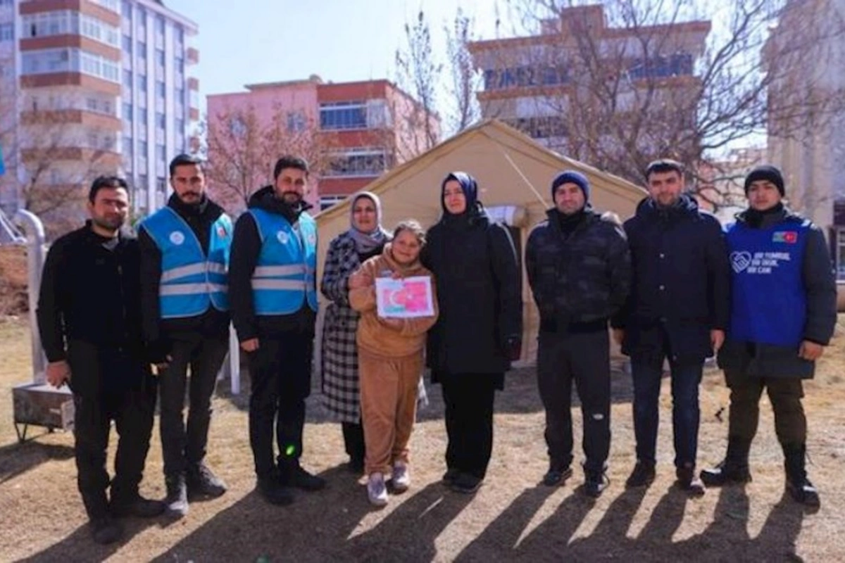 Azərbaycan könüllülərinin zəlzələ bölgəsindəki növbəti günü — FOTO