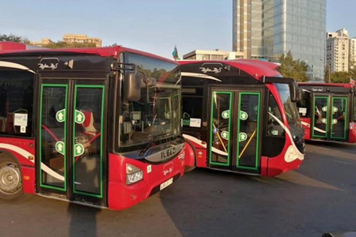 Bakının əsas küçələrindən biri bağlandı — Avtobusların yolu dəyişdirildi
