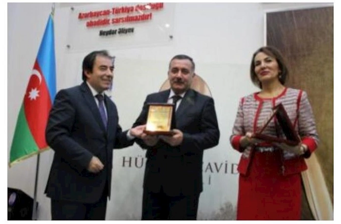 Əli Həsənov Türkiyəyə yardım üçün əmlakını satışa çıxardı — Alıcı tapa bilmir... Əli Həsənov Türkiyəyə yardım üçün əmlakını satışa çıxardı — Alıcı tapa bilmir...