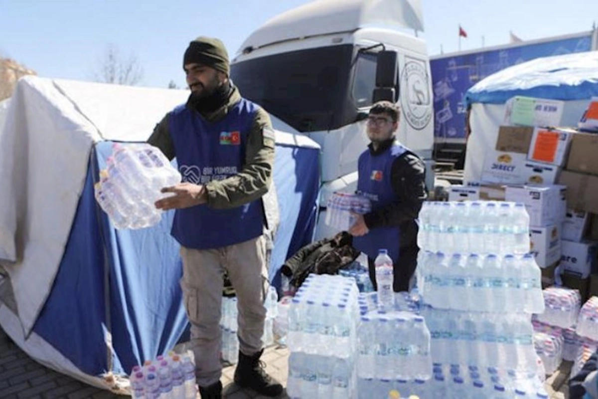 Azərbaycan könüllüləri zəlzələ bölgəsində fəaliyyətini davam etdirirlər — FOTO