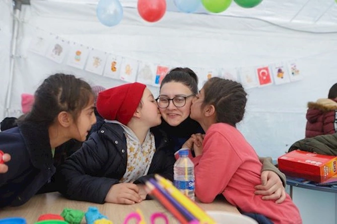 Azərbaycan könüllüləri zəlzələ bölgəsində fəaliyyətini davam etdirirlər — FOTO