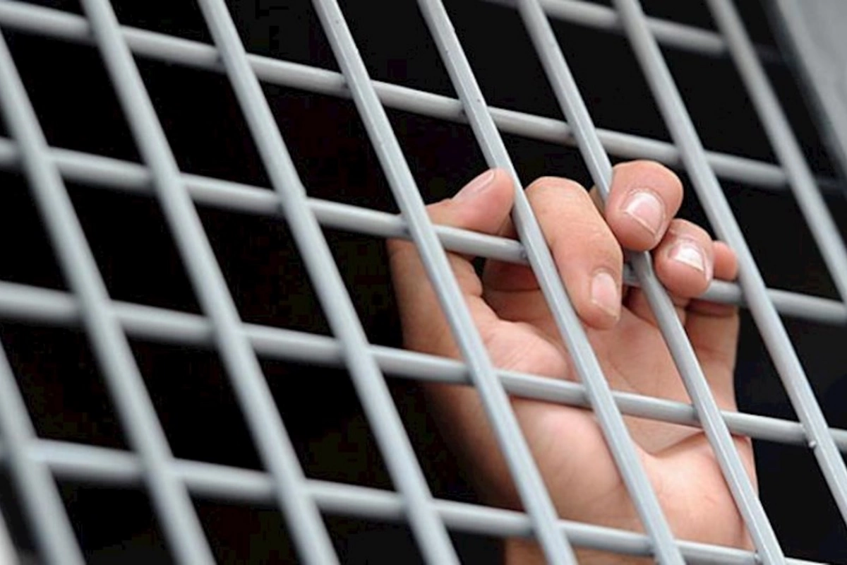 Penitensiar xidmətin arvadını qətlə yetirən əməkdaşı: Görə bilmədiyim kimlərsə mənimlə danışırdı...