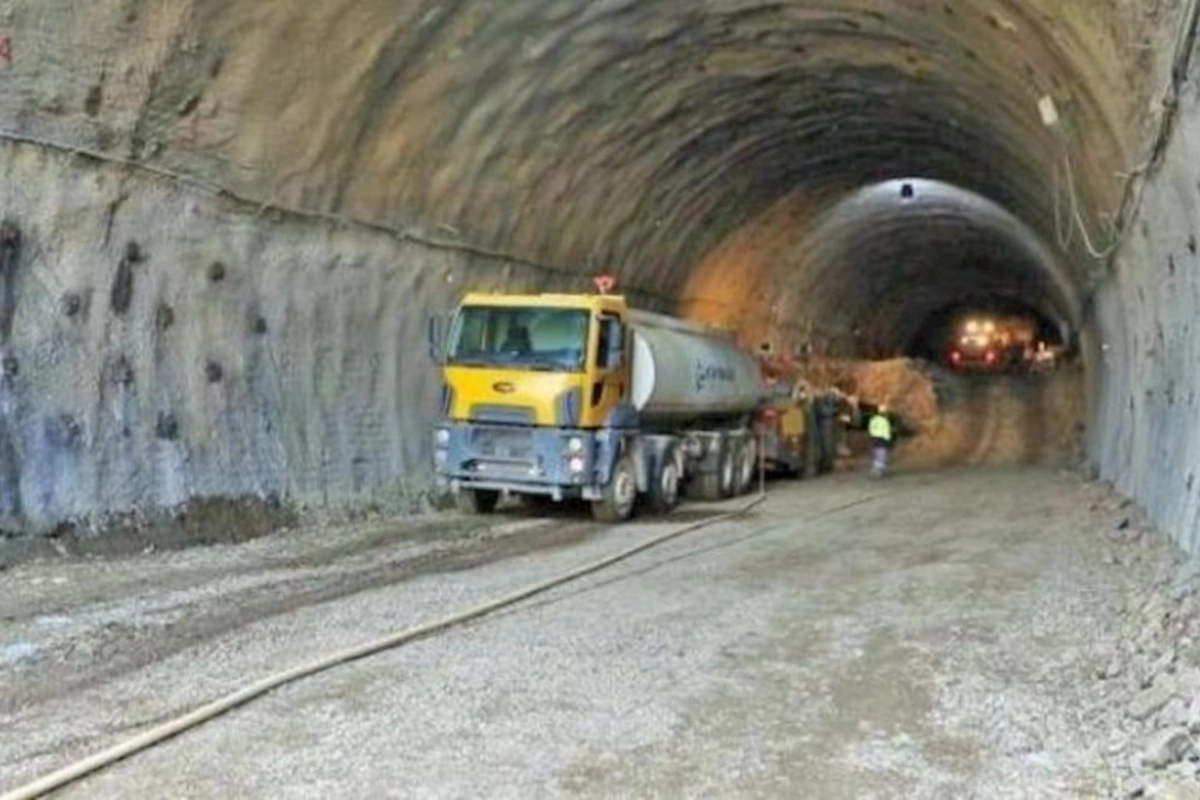Toğanalı-Kəlbəcər tunelində fəhlə faciəvi şəkildə öldü