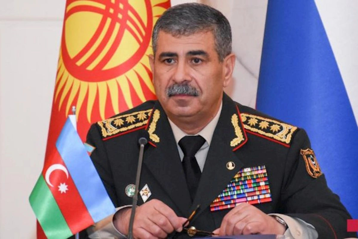 Müdafiə naziri: Ermənistan Azərbaycanın sülh təklifinə müsbət yanaşmalıdır