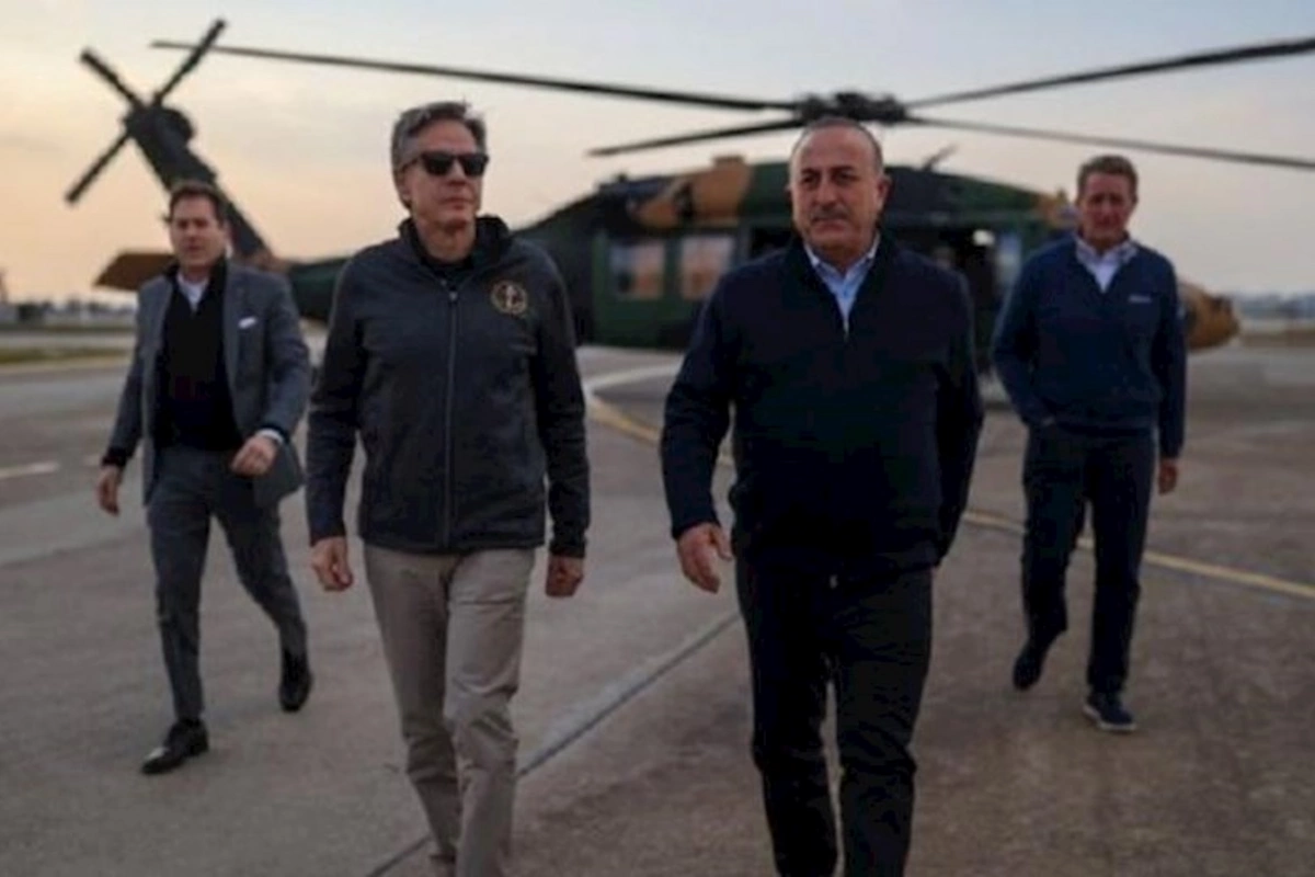 Blinken Hatayda dağılan binaları helikopterdən izləyib — VİDEO