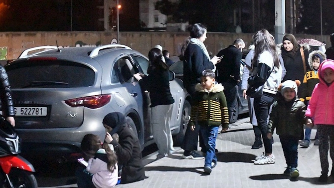 Hataydakı zəlzələ Livan xalqını küçəyə tökdü — FOTOLAR Hataydakı zəlzələ Livan xalqını küçəyə tökdü — FOTOLAR