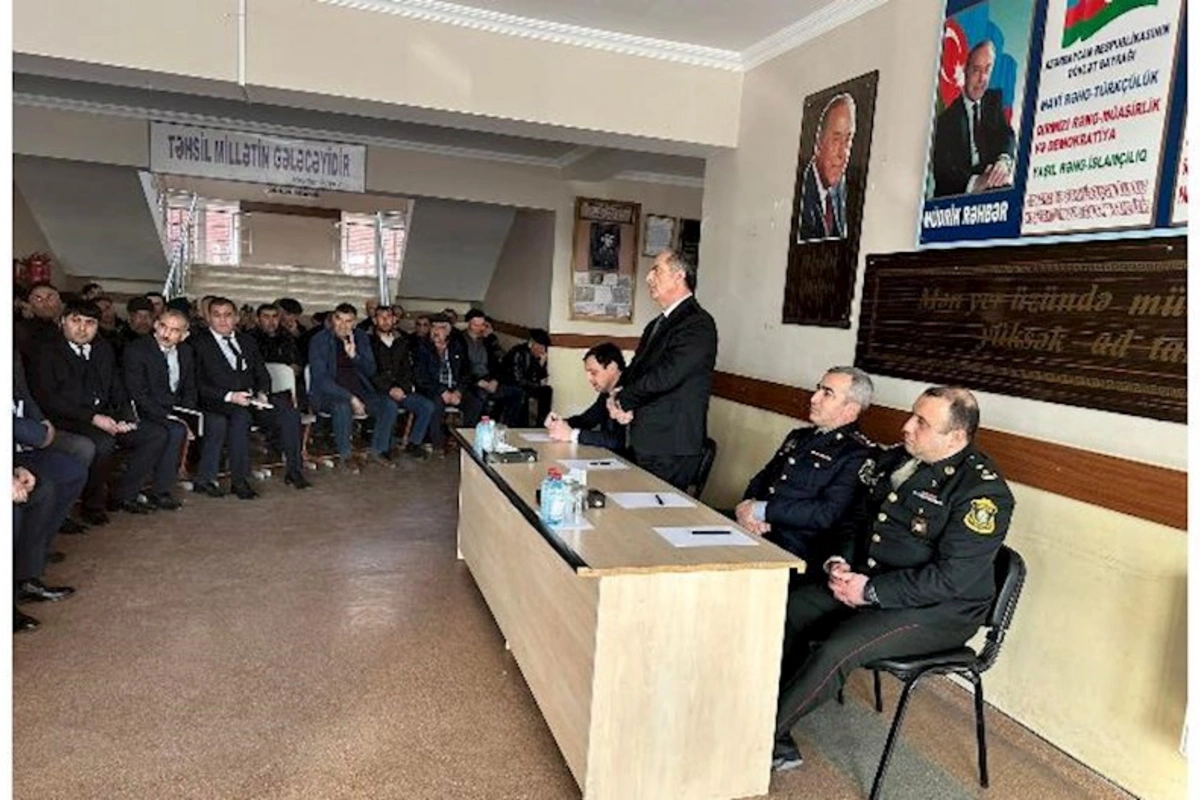 Salyanın icra başçısı problemi olan sakinləri dinlədi — FOTOLAR