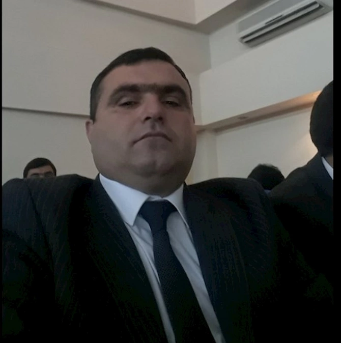 Qadın müəllim tərəfindən döyülən direktor polisə şikayət etdi — FOTO