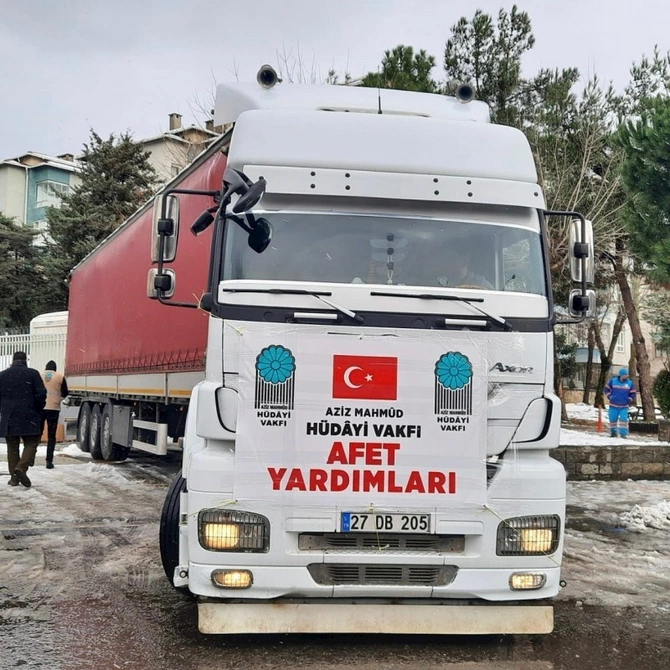 Əziz Mahmud Hüdayi Fondu zəlzələ bölgəsində yaraları sağaldır — FOTOLAR