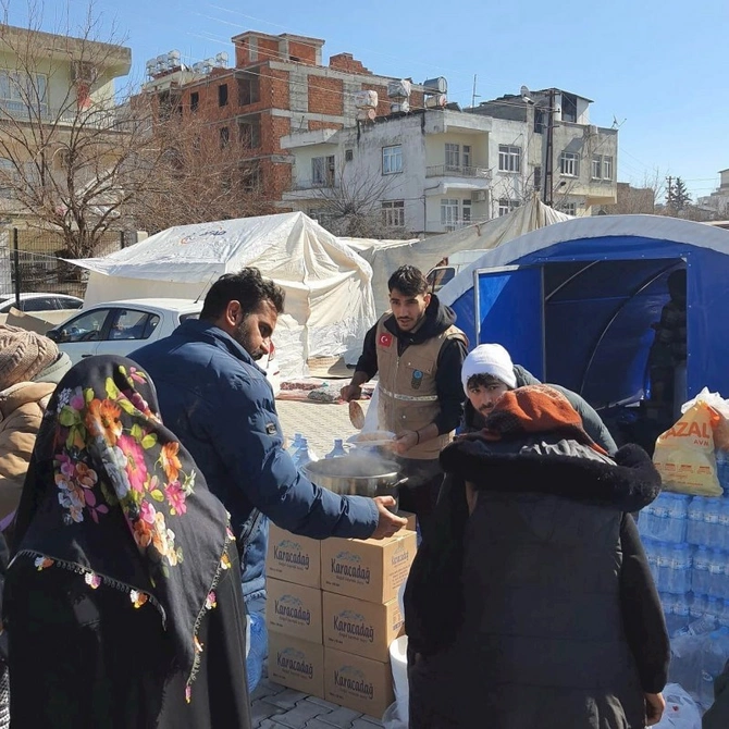 Əziz Mahmud Hüdayi Fondu zəlzələ bölgəsində yaraları sağaldır — FOTOLAR