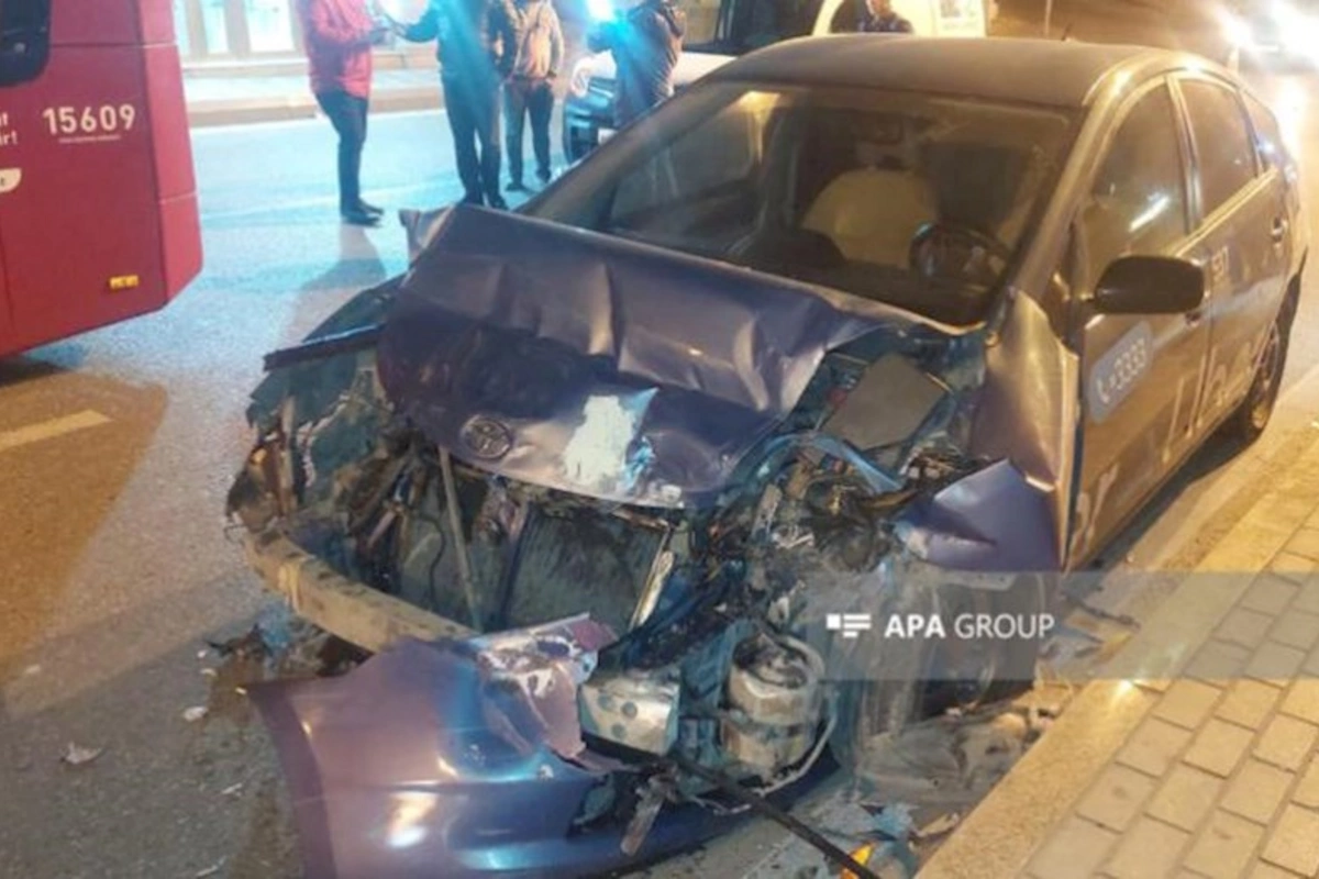 “Prius” “Baku Bus”la toqquşdu: 1 nəfər... — FOTO