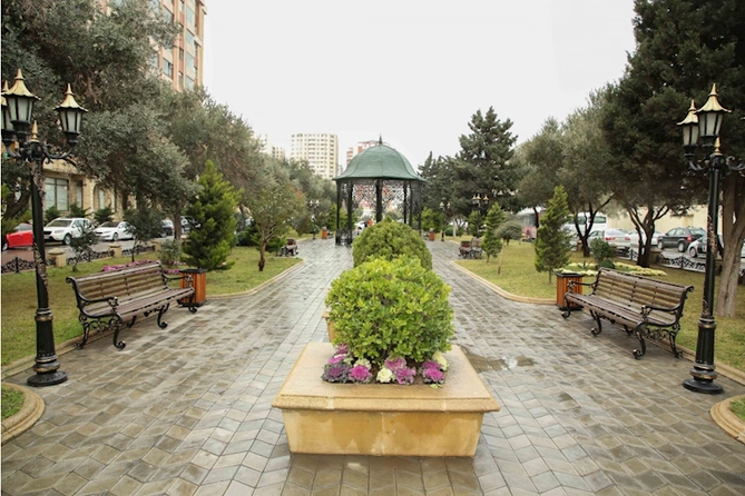 Xətai rayonunda yerləşən Ana fəryadı abidəsinin yerləşdiyi parkda abadlıq işləri yekunlaşmaq üzrədir — FOTO