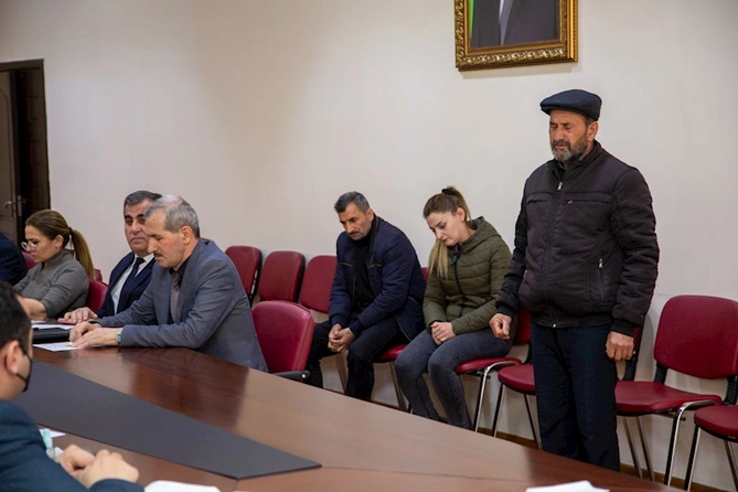 İcra başçısı vətəndaşları qəbul etdi — FOTO İcra başçısı vətəndaşları qəbul etdi — FOTO