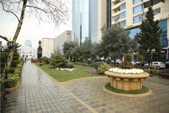 Xətai rayonunda yerləşən Ana fəryadı abidəsinin yerləşdiyi parkda abadlıq işləri yekunlaşmaq üzrədir — FOTO