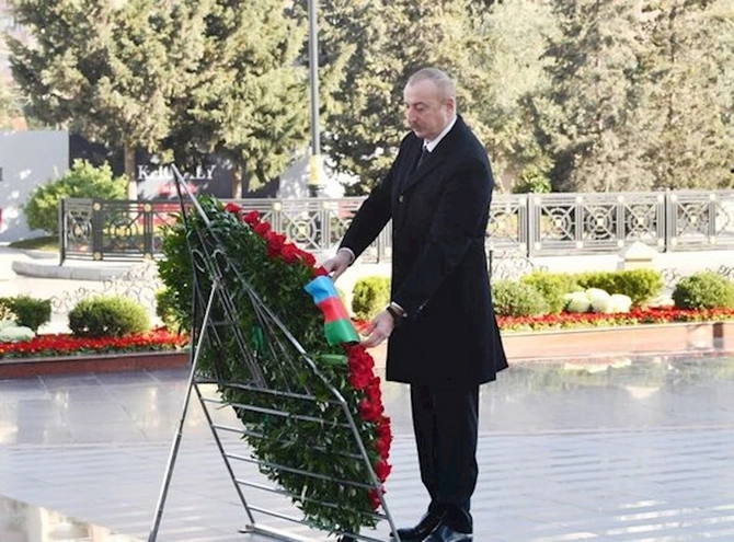 İlham Əliyev Xocalı soyqırımı abidəsini ziyarət edib — FOTO İlham Əliyev Xocalı soyqırımı abidəsini ziyarət edib — FOTO