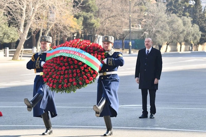 İlham Əliyev Xocalı soyqırımı abidəsini ziyarət edib — FOTO İlham Əliyev Xocalı soyqırımı abidəsini ziyarət edib — FOTO