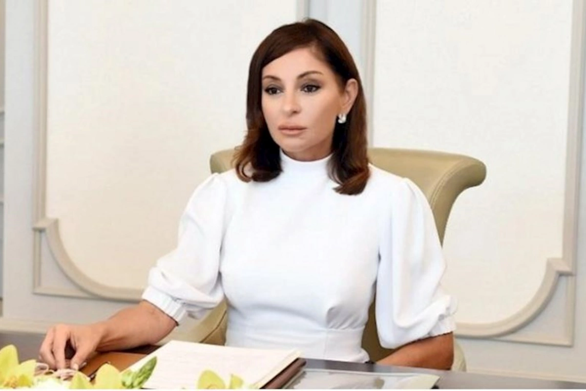 Mehriban Əliyevadan təbrik — FOTO