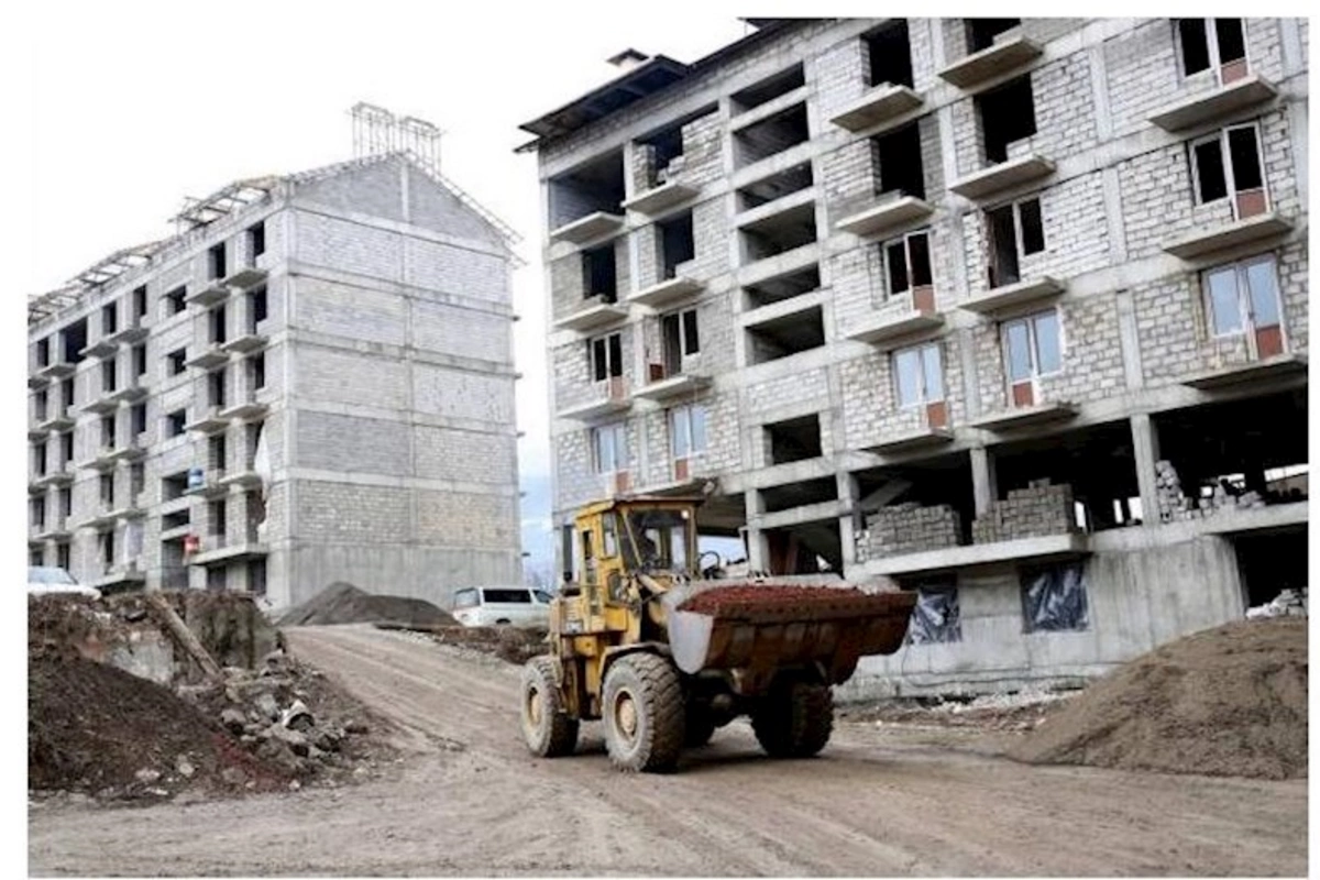 Ermənilər blokada deyirsə, Xankəndidə 12 mərtəbəli 3 bina necə tikilir? — TƏFƏRRÜAT