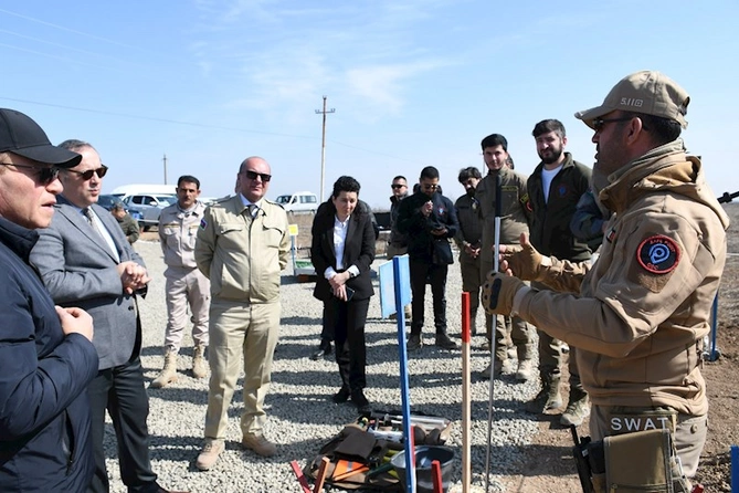 Minalardan və partlamamış hərbi sursatlardan təmizləmə üzrə İşçi qrupun iclası keçirilib — FOTO Minalardan və partlamamış hərbi sursatlardan təmizləmə üzrə İşçi qrupun iclası keçirilib — FOTO