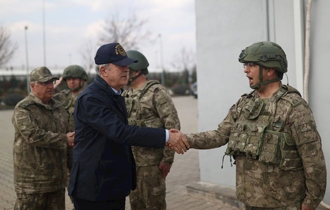 Hulusi Akar: “Mehmetcik terrorla mübarizəni əzmlə davam etdirir”