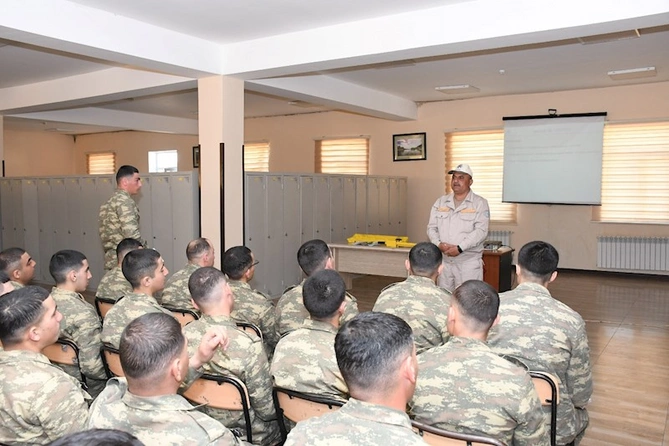 Minalardan və partlamamış hərbi sursatlardan təmizləmə üzrə İşçi qrupun iclası keçirilib — FOTO Minalardan və partlamamış hərbi sursatlardan təmizləmə üzrə İşçi qrupun iclası keçirilib — FOTO