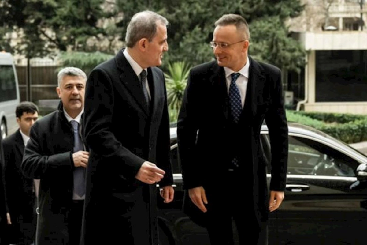 Ceyhun Bayramov macarıstanlı həmkarı ilə görüşüb — FOTO