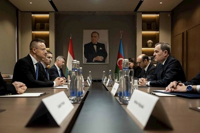 Ceyhun Bayramov macarıstanlı həmkarı ilə görüşüb — FOTO