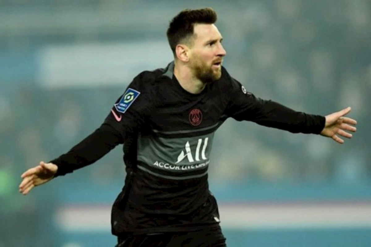 Messi PSJ-də qalmaq istəmir