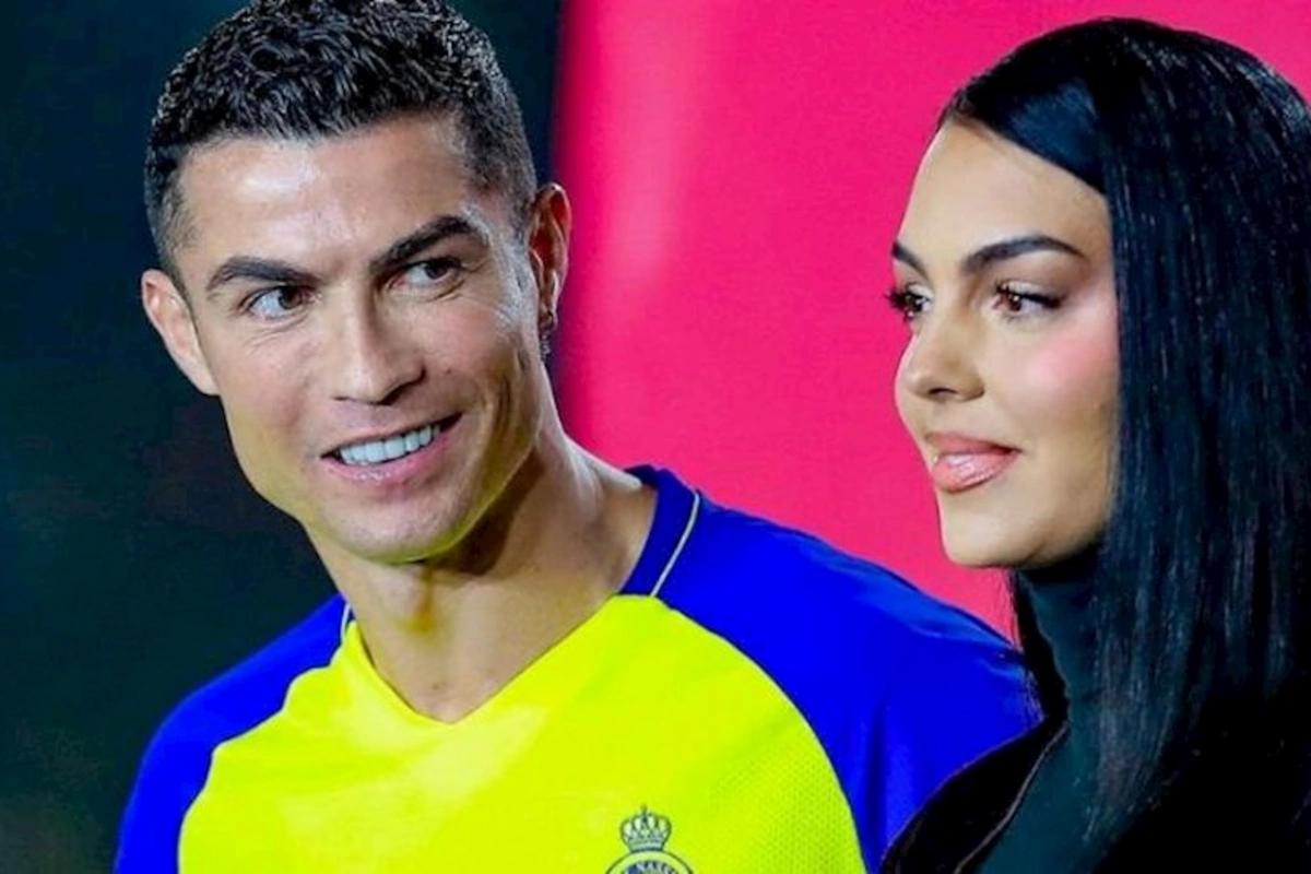 Ronaldonun sevgilisi geyiminə görə cərimələnəcək — FOTO