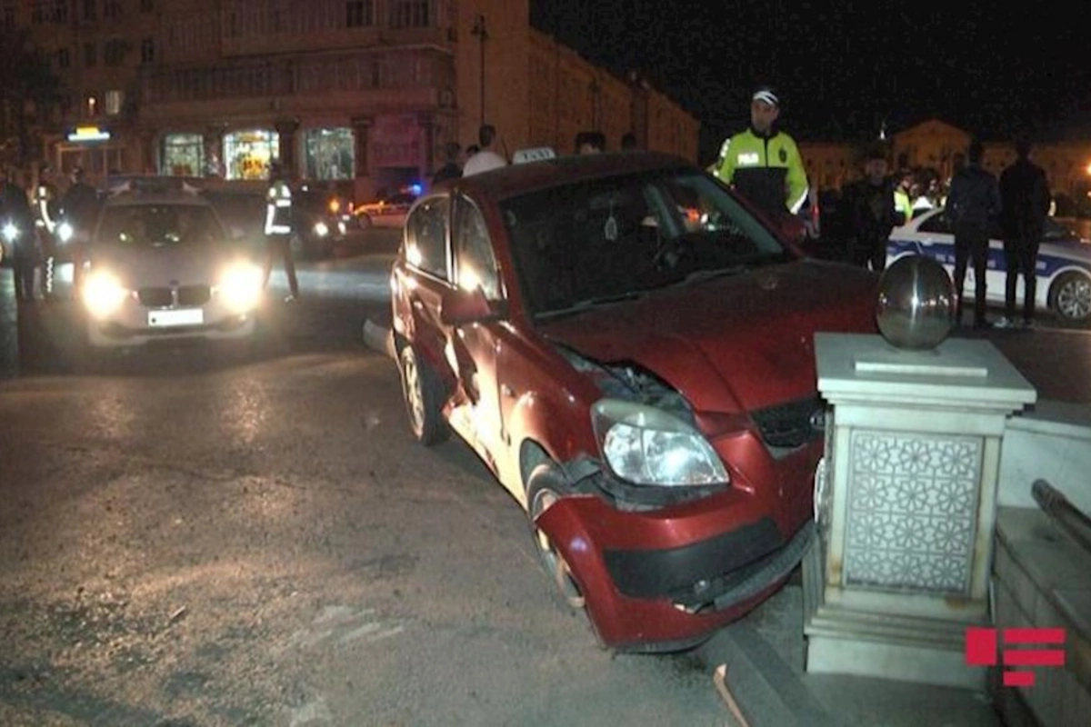 Bakıda taksi sürücüsü qəza törədib, xəsarət alanlar var