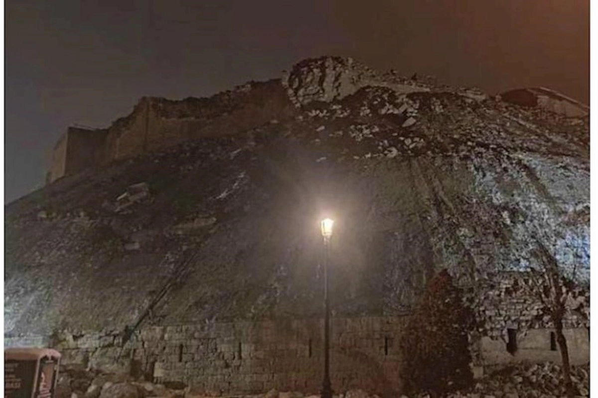 Zəlzələ Türkiyədə Roma imperiyasından qalmış qədim qalanı dağıtdı — FOTO