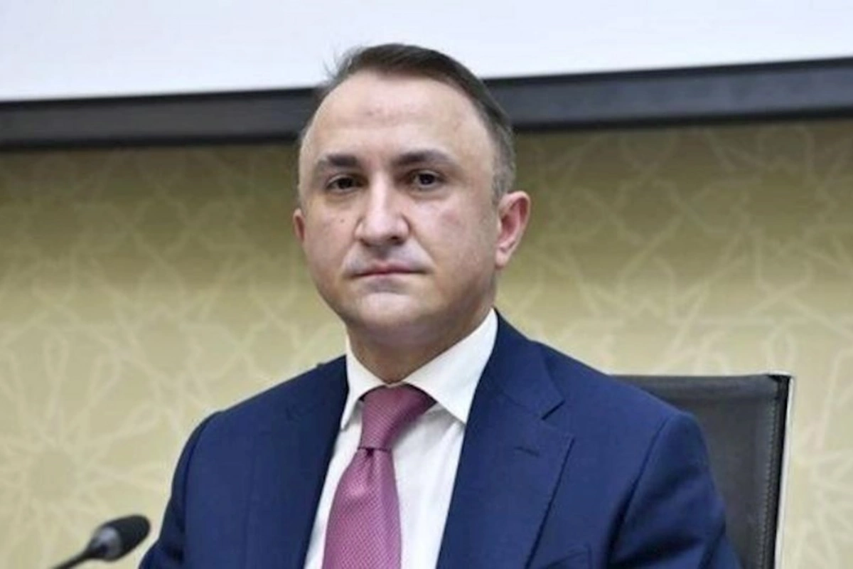 “Elgin Həbibullayev, heç bir iş görmürsünüz, istefa verin!”