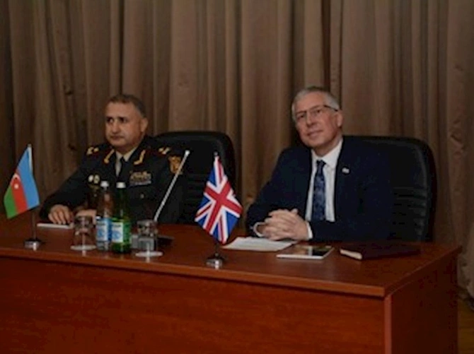 Hərbçilərimiz Britaniya Müdafiə Nazirliyinin kursunu başa vurdular — FOTO
