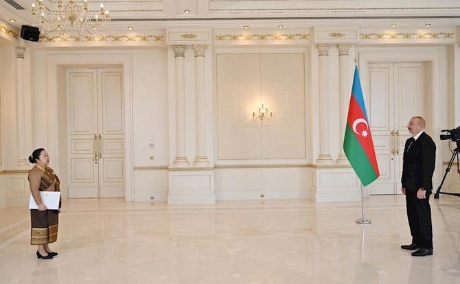 Azərbaycan Prezidenti Laosun yeni səfirinin etimadnaməsini qəbul edib — FOTO Azərbaycan Prezidenti Laosun yeni səfirinin etimadnaməsini qəbul edib — FOTO