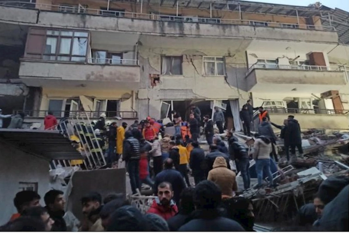 450 minə yaxın insan təxliyə edildi