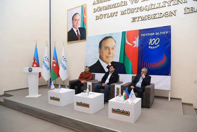 Gənc Liderlər üçün Qış Universitetinin dördüncü günü başa çatıb — FOTO Gənc Liderlər üçün Qış Universitetinin dördüncü günü başa çatıb — FOTO