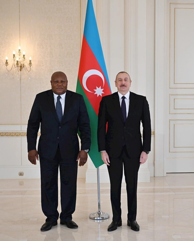 İlham Əliyev Konqo səfirinin etimadnaməsini qəbul edib — FOTO