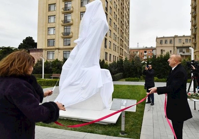 Prezident bəstəkar Tofiq Quliyevin abidəsinin açılışında — FOTO Prezident bəstəkar Tofiq Quliyevin abidəsinin açılışında — FOTO