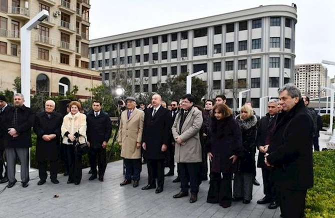 Prezident bəstəkar Tofiq Quliyevin abidəsinin açılışında — FOTO Prezident bəstəkar Tofiq Quliyevin abidəsinin açılışında — FOTO