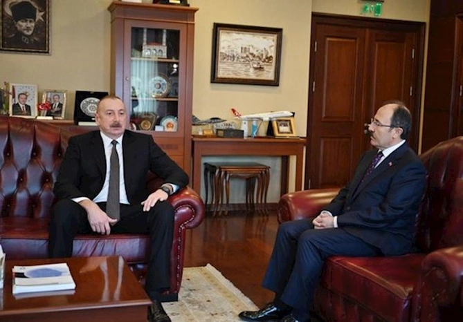 İlham Əliyev Türkiyənin Azərbaycandakı səfirliyində olub, başsağlığı verib — FOTO