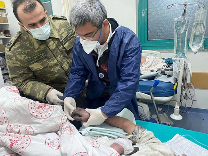 Hərbi tibb personalımız Kahramanmaraşda fəaliyyətə başlayıb — FOTO Hərbi tibb personalımız Kahramanmaraşda fəaliyyətə başlayıb — FOTO
